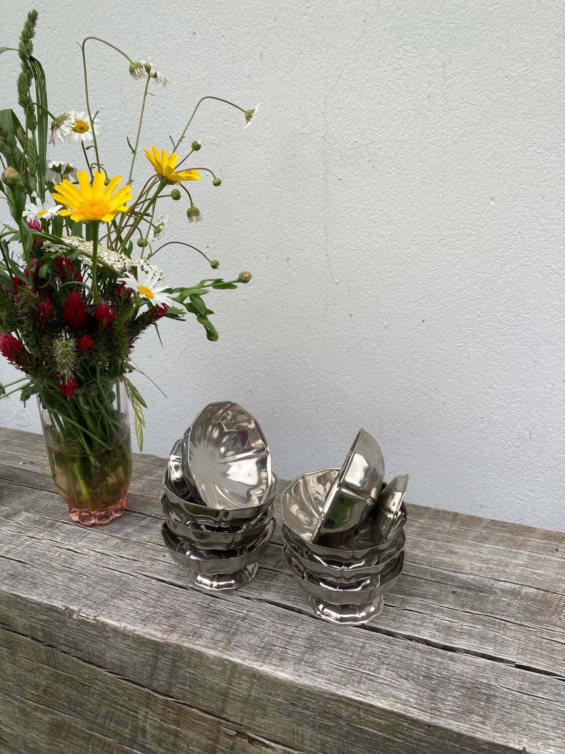 8 stainless steel bowls from the 1970s