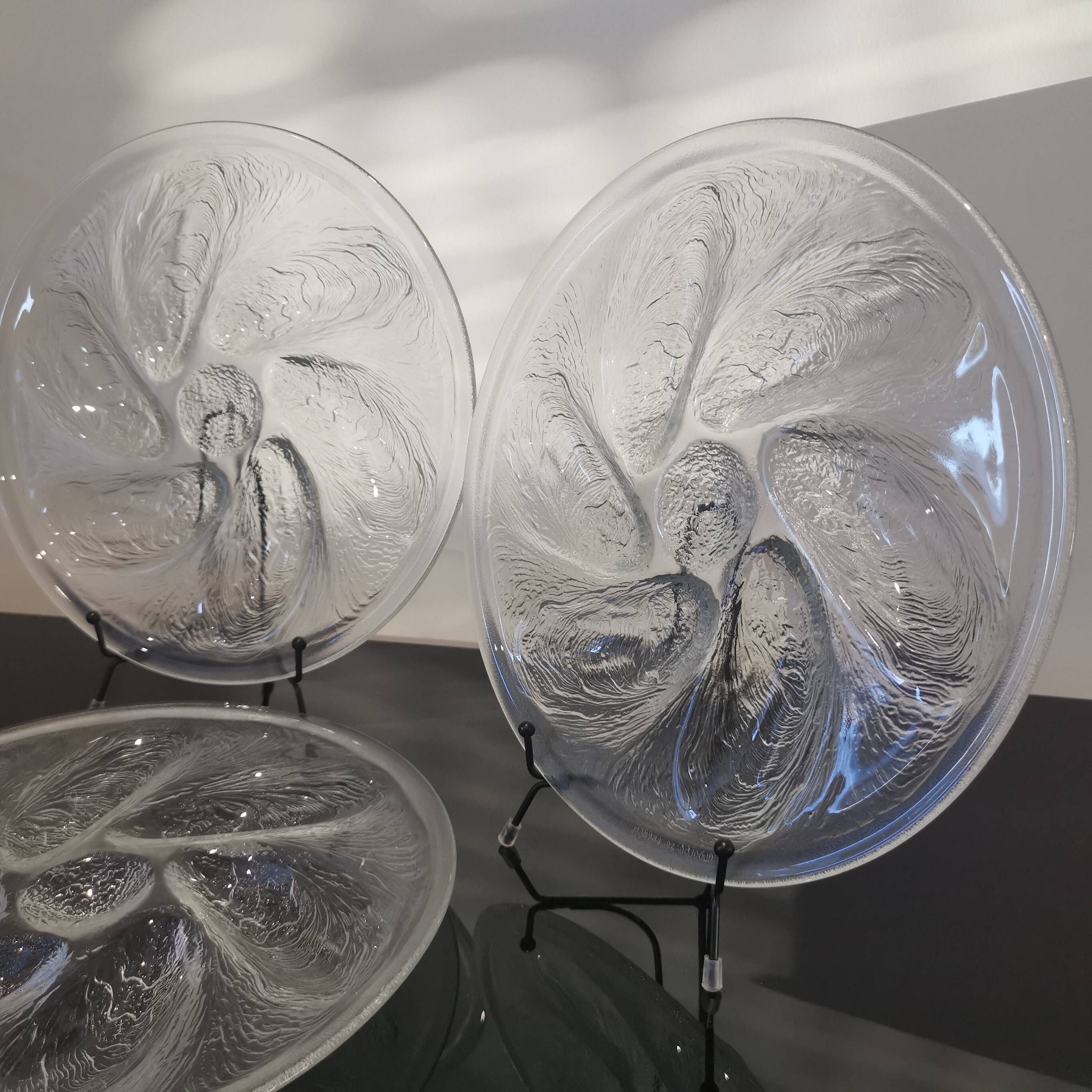 6 embossed glass oyster plates, 1970s Arcoroc France