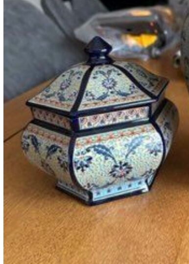 Potiche & Persian ceramic bonbonnière – octagonal oriental vase