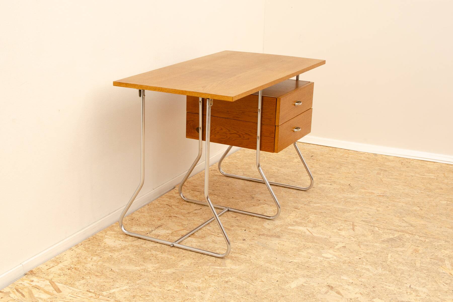 Bureau moderniste tchécoslovaque en chrome et bois, années 1950, Europe