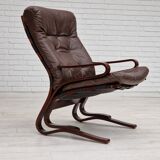 1970s, Norwegian design, Lounge chair model "Kengu" by Erde and Nordahl Solheim for Rybo Rykken