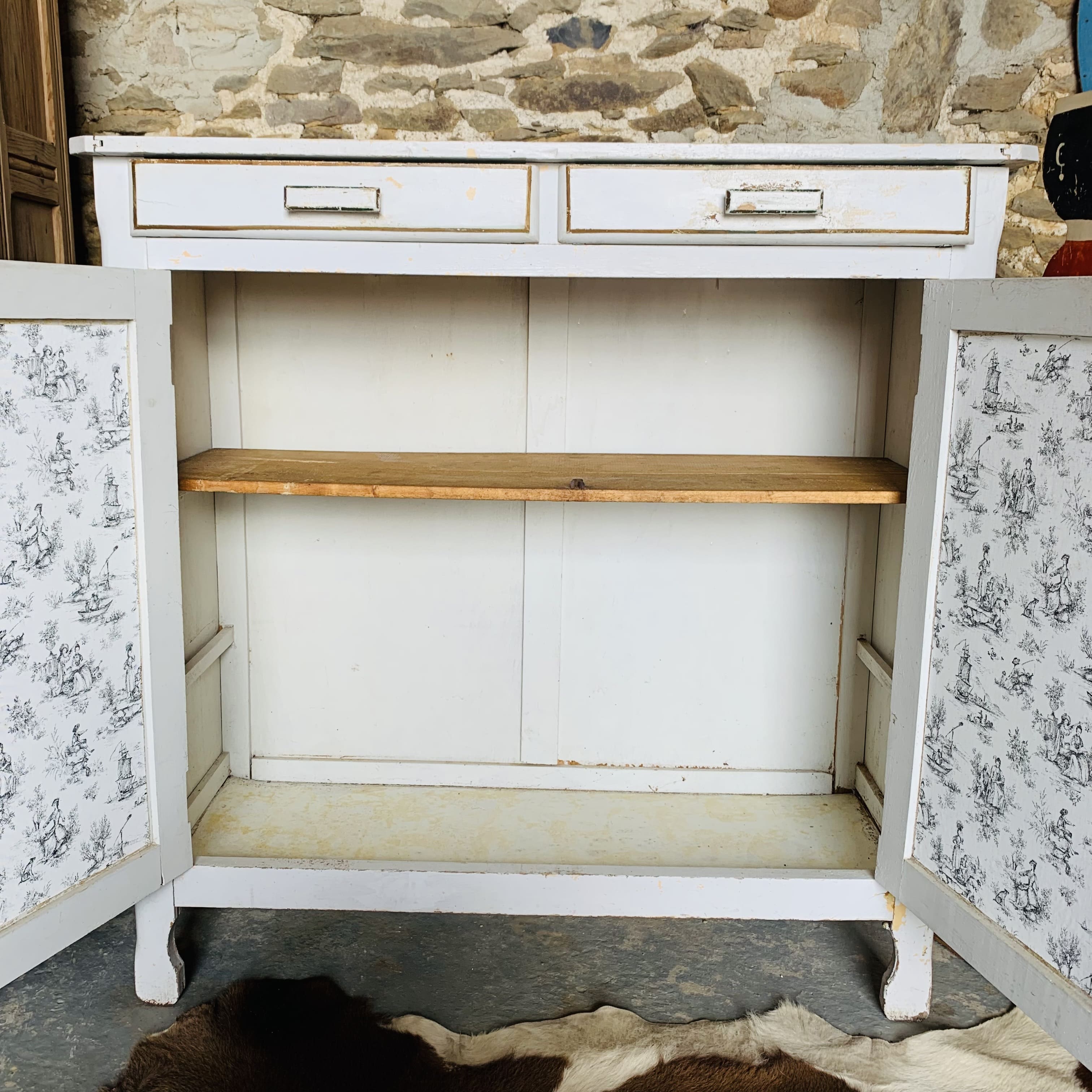 Parisian White buffet