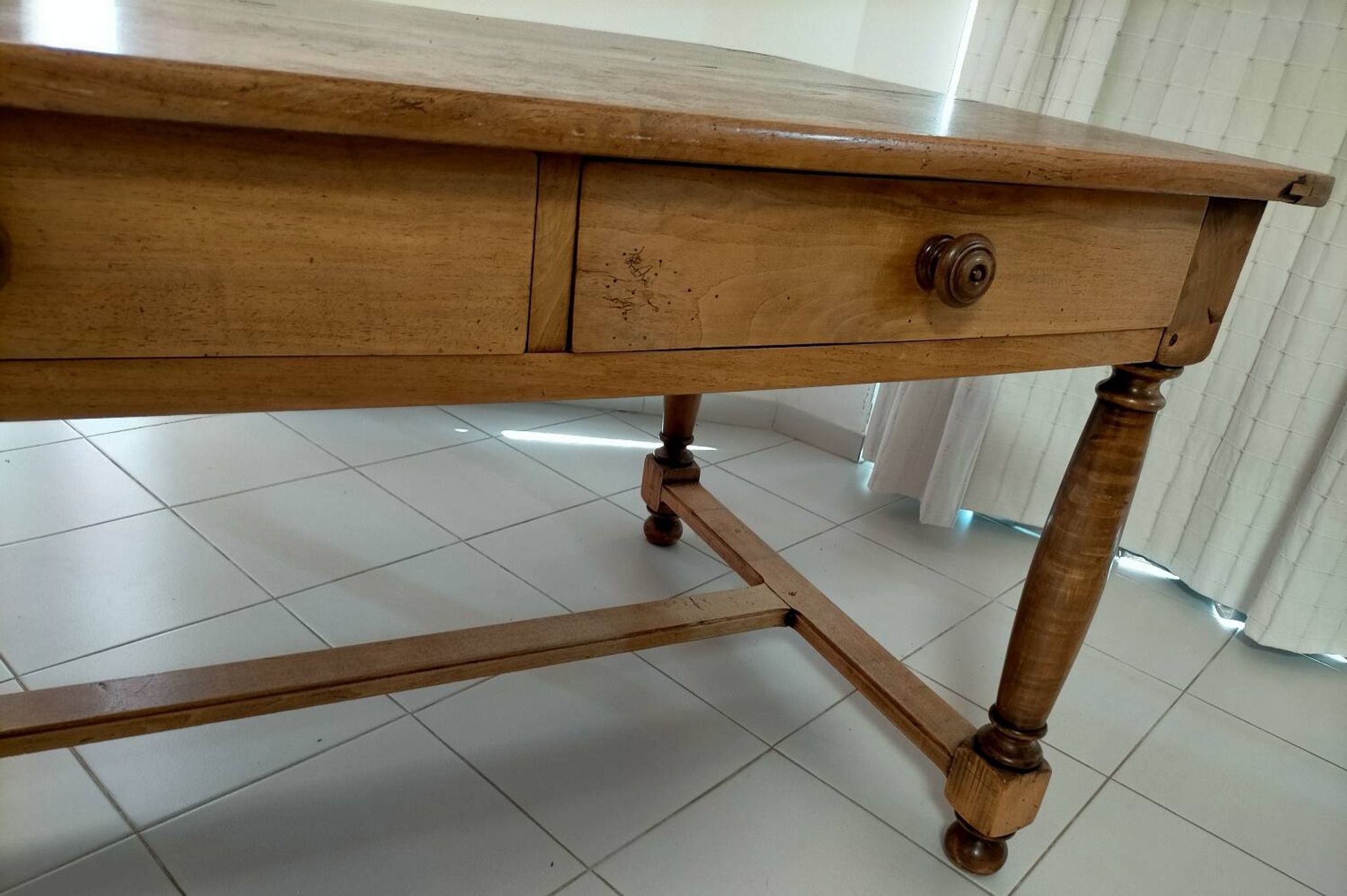 Farm table