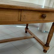 Farm table