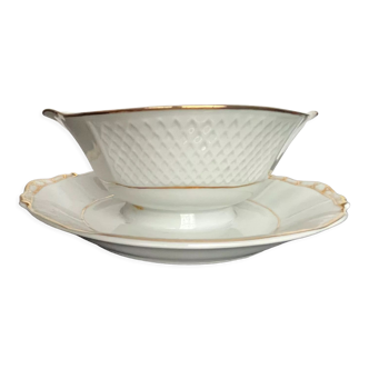 White porcelain saucière