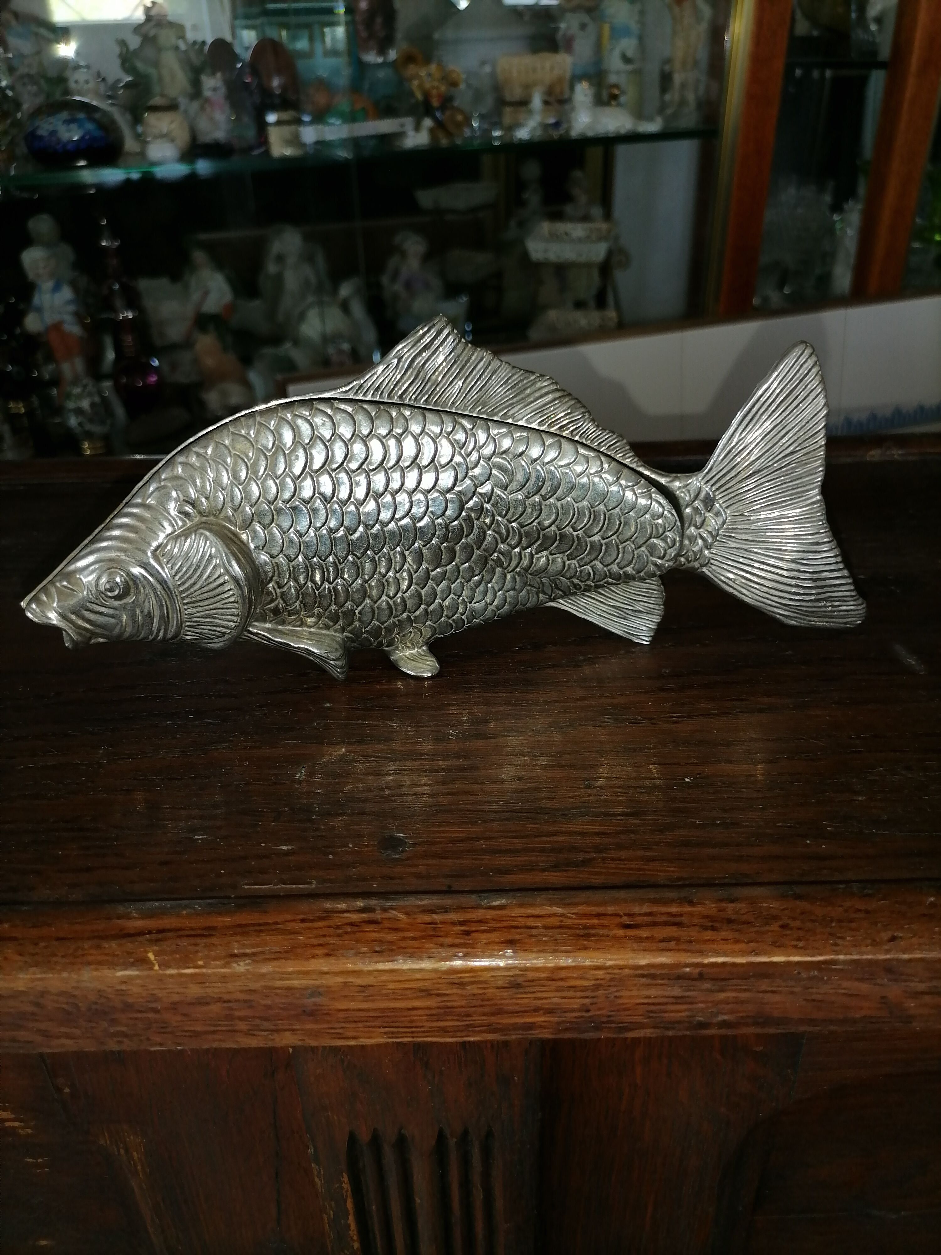 Fish silver towel rack