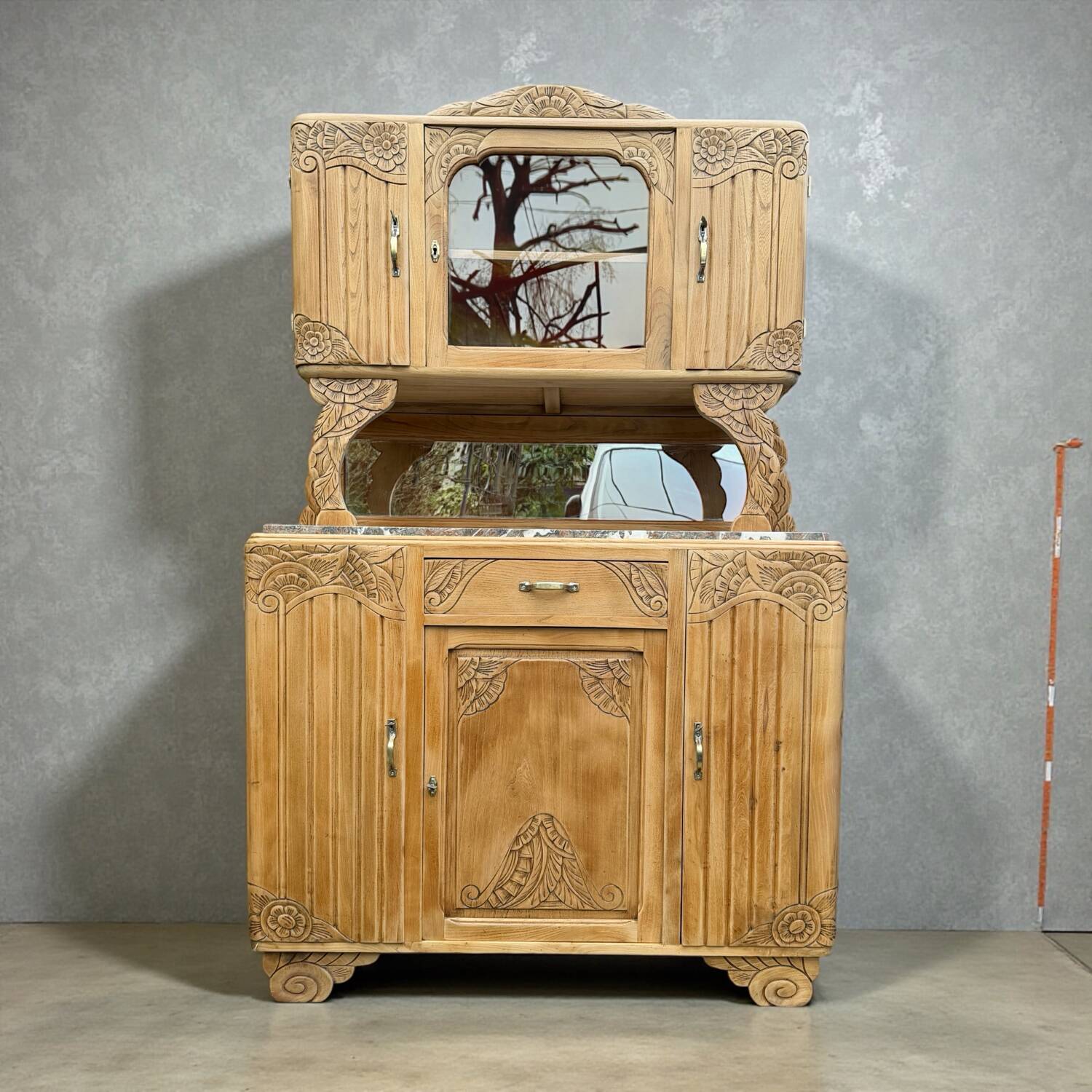 Art Deco Parisian buffet in solid raw oak from the 1930s.