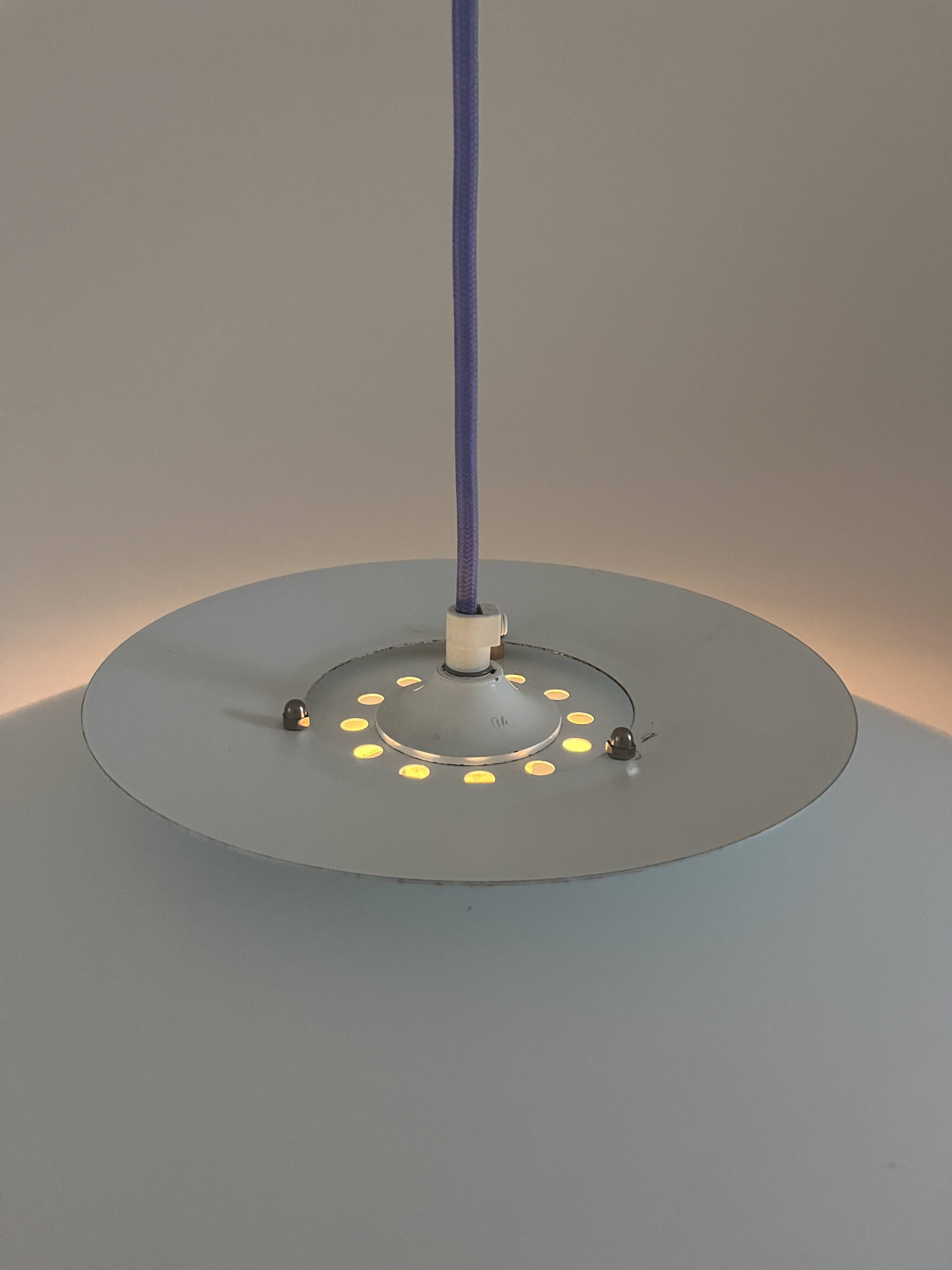 Vintage Form Light 52504 - Louis Poulsen style lamp