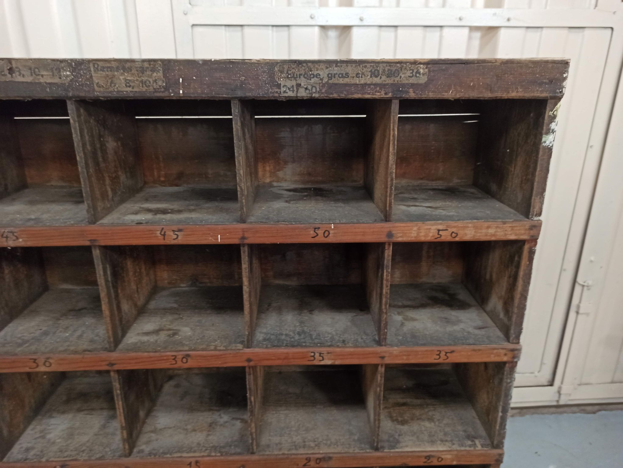 Duo of trade furniture sorting of the post shelf storage