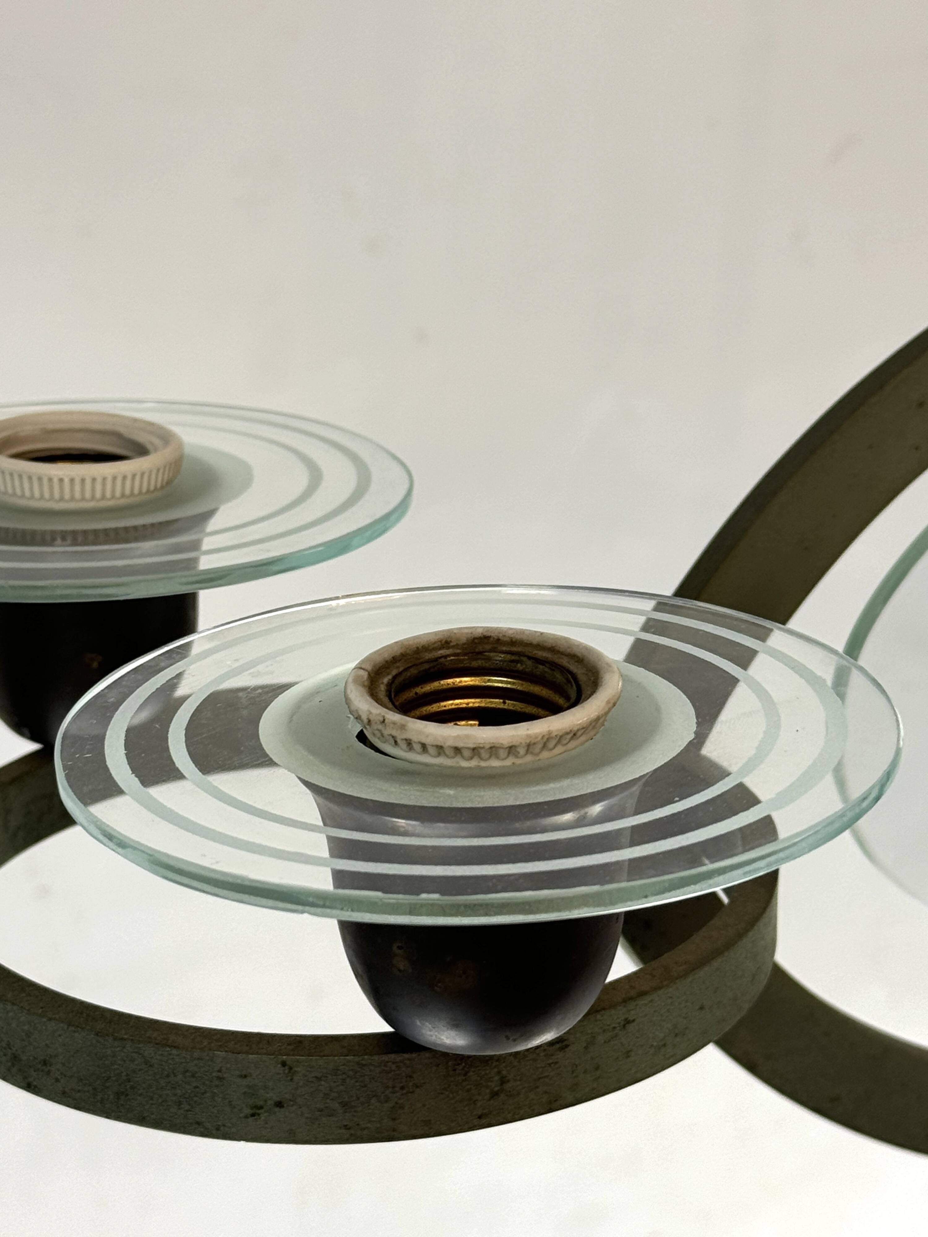 Pietro Chiesa, Art Deco chandelier in solid lacquered brass and glass. Italy 1930s