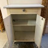 Low sideboard from the 40s/50s in enameled sheet metal with 2 doors and drawer