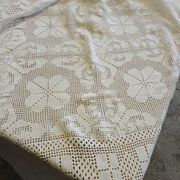 Dessus de lit / nappe / rideau ancien en crochet