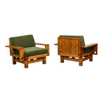 Paire de fauteuils de style moderniste en pitchpin. Années 1960.