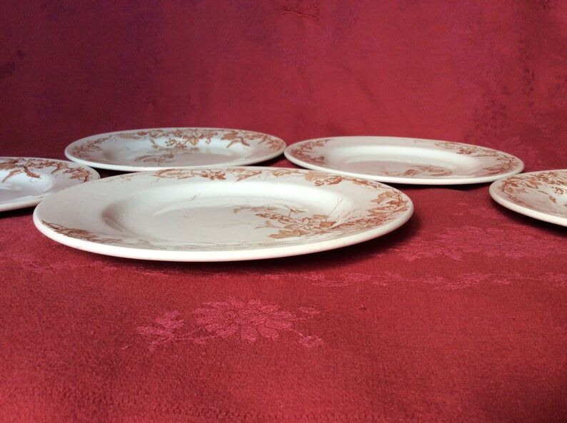 Set of 4 plates of old flat earth iron decor of vine leaf