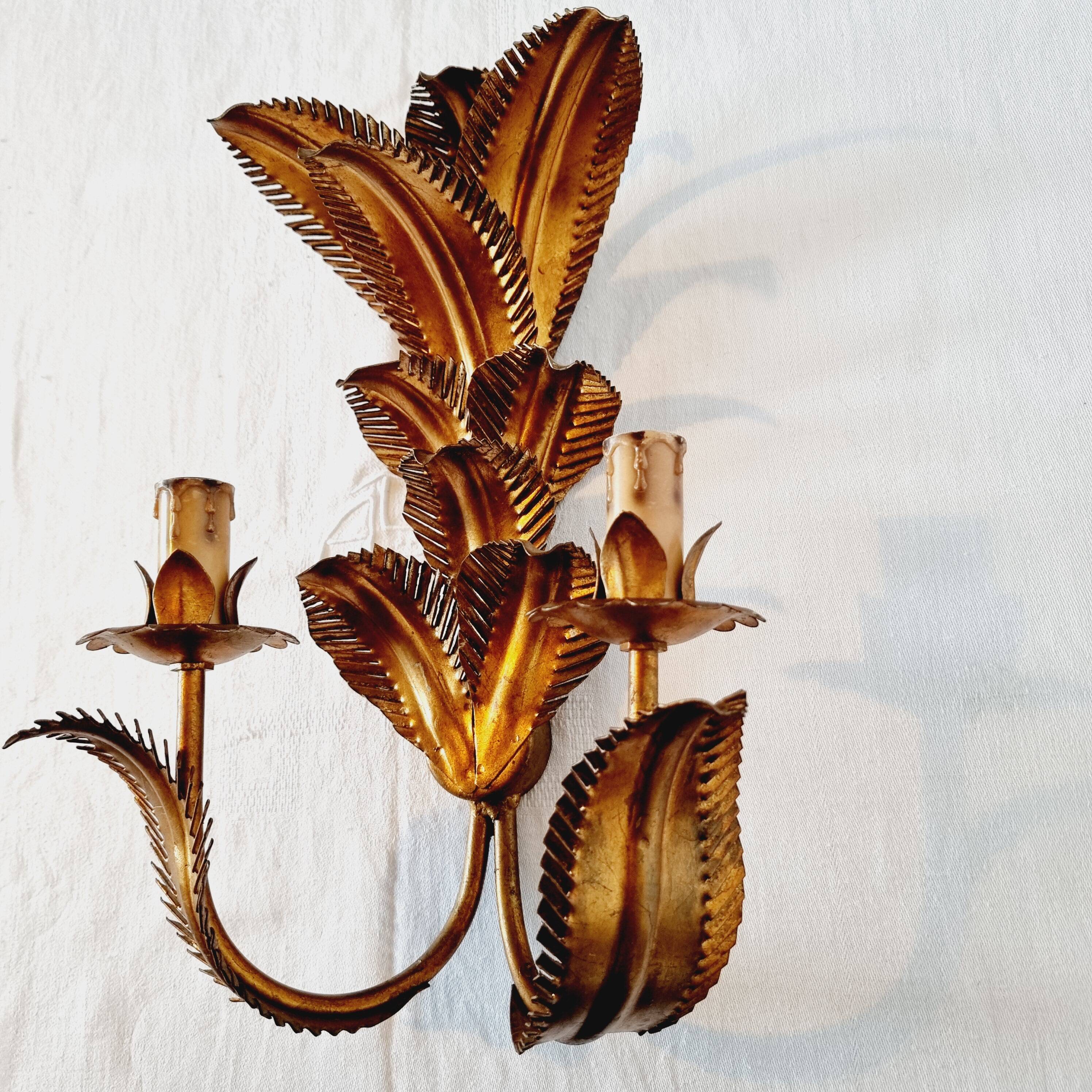 Magnificent Italian Wall Lamp 2 Lights Year 1960 Hoas de Palma Gilt Bronze