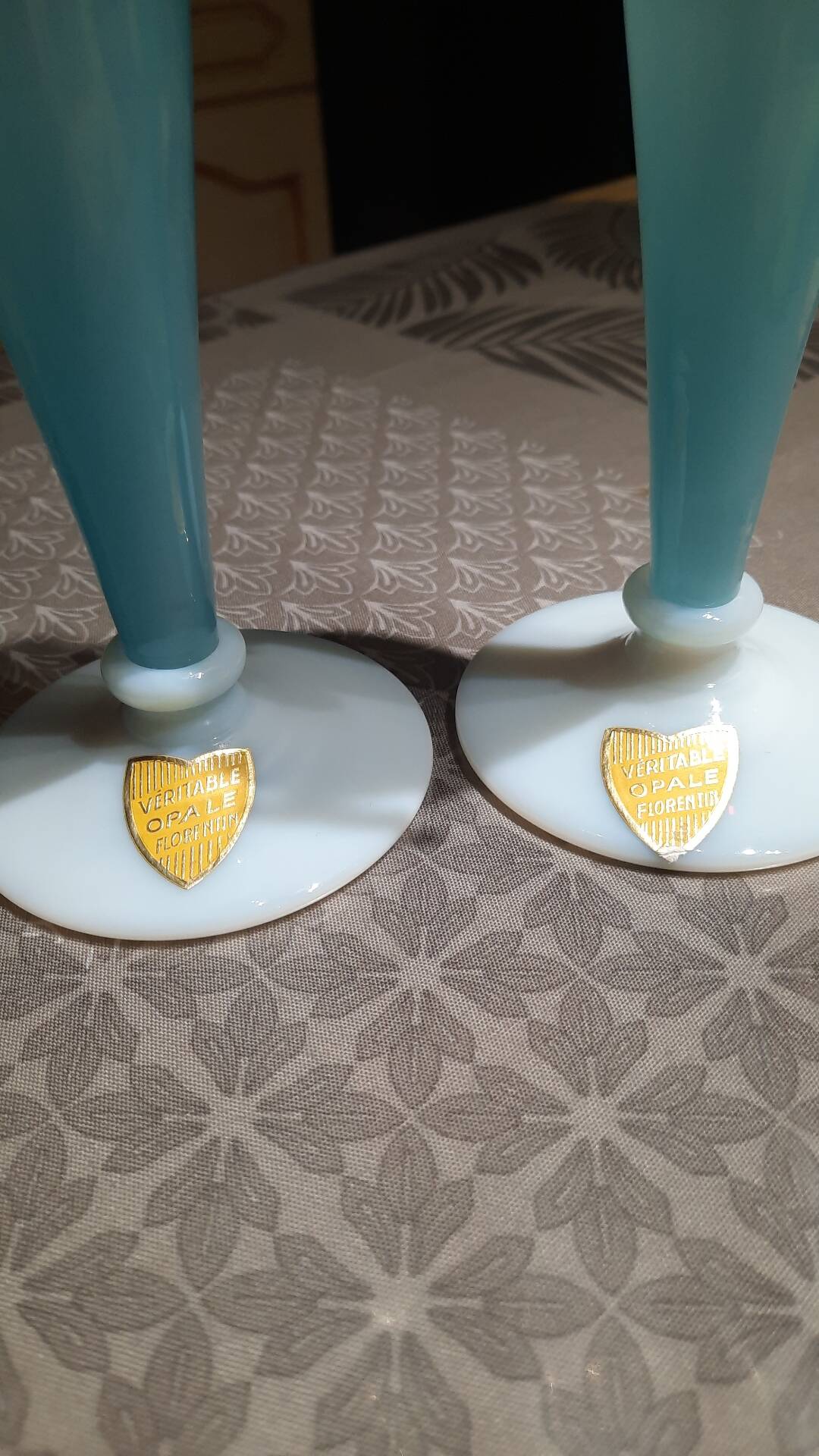 Paires de vases anciens en opaline