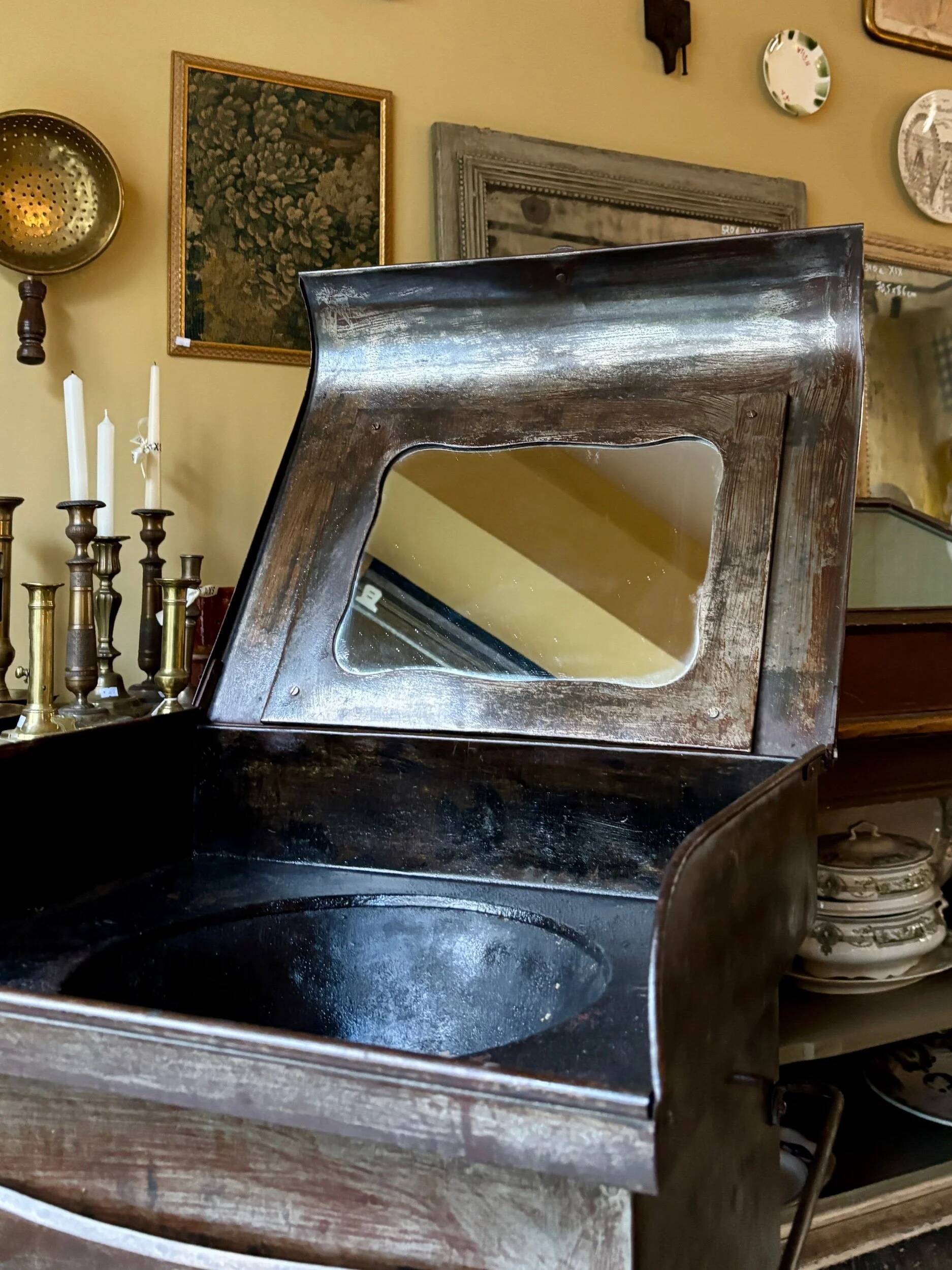 Metal washstand, Napoleon III period