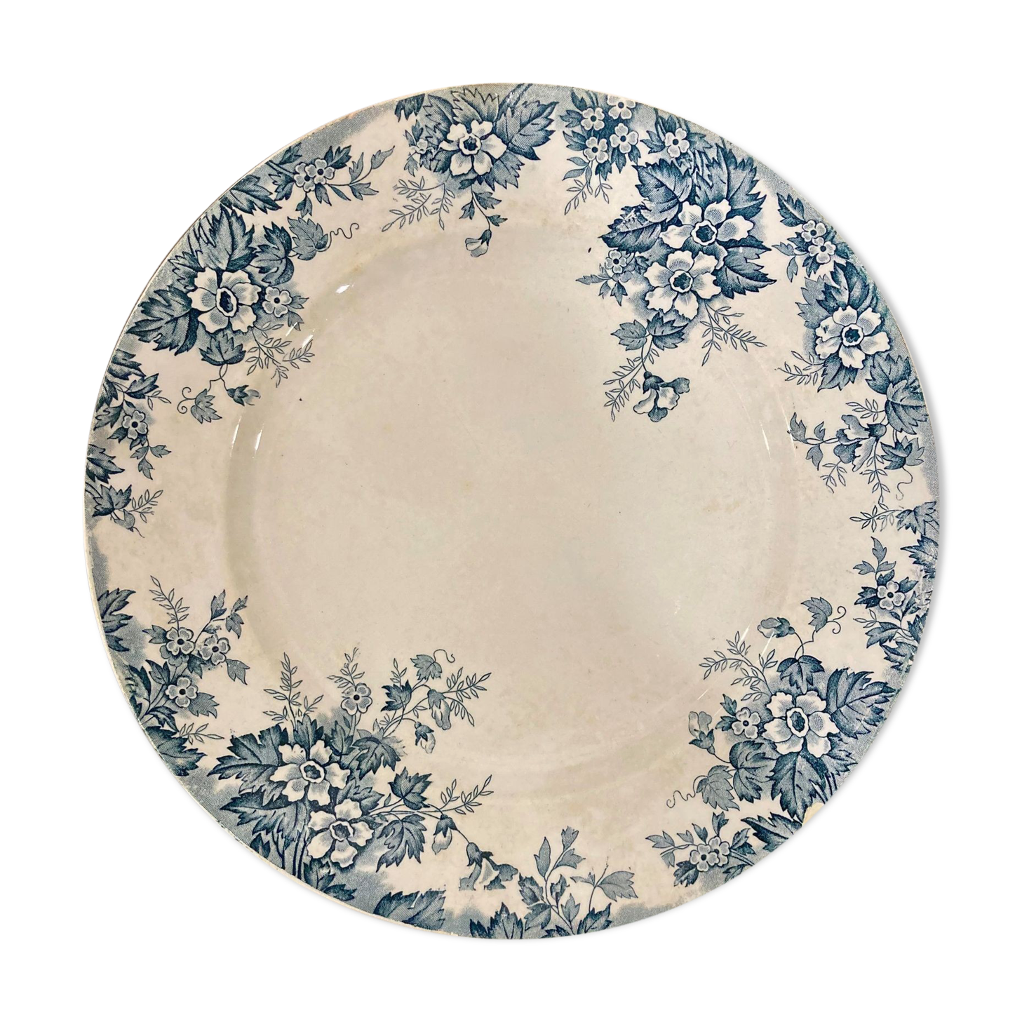 Round dish in Terre de Fer Saint-Amand and Hamage model Marie-Louise