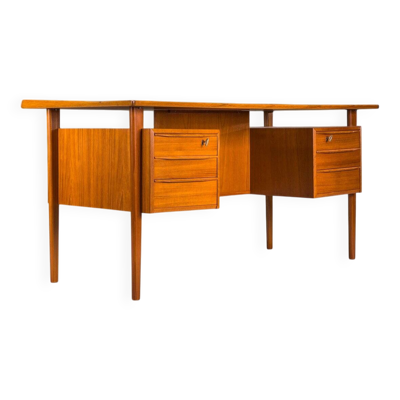Bureau danois en teck par Peter Lovig Nielsen pour Hedensted Mobelfabrik, 1974