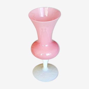 Vase opaline sur pied