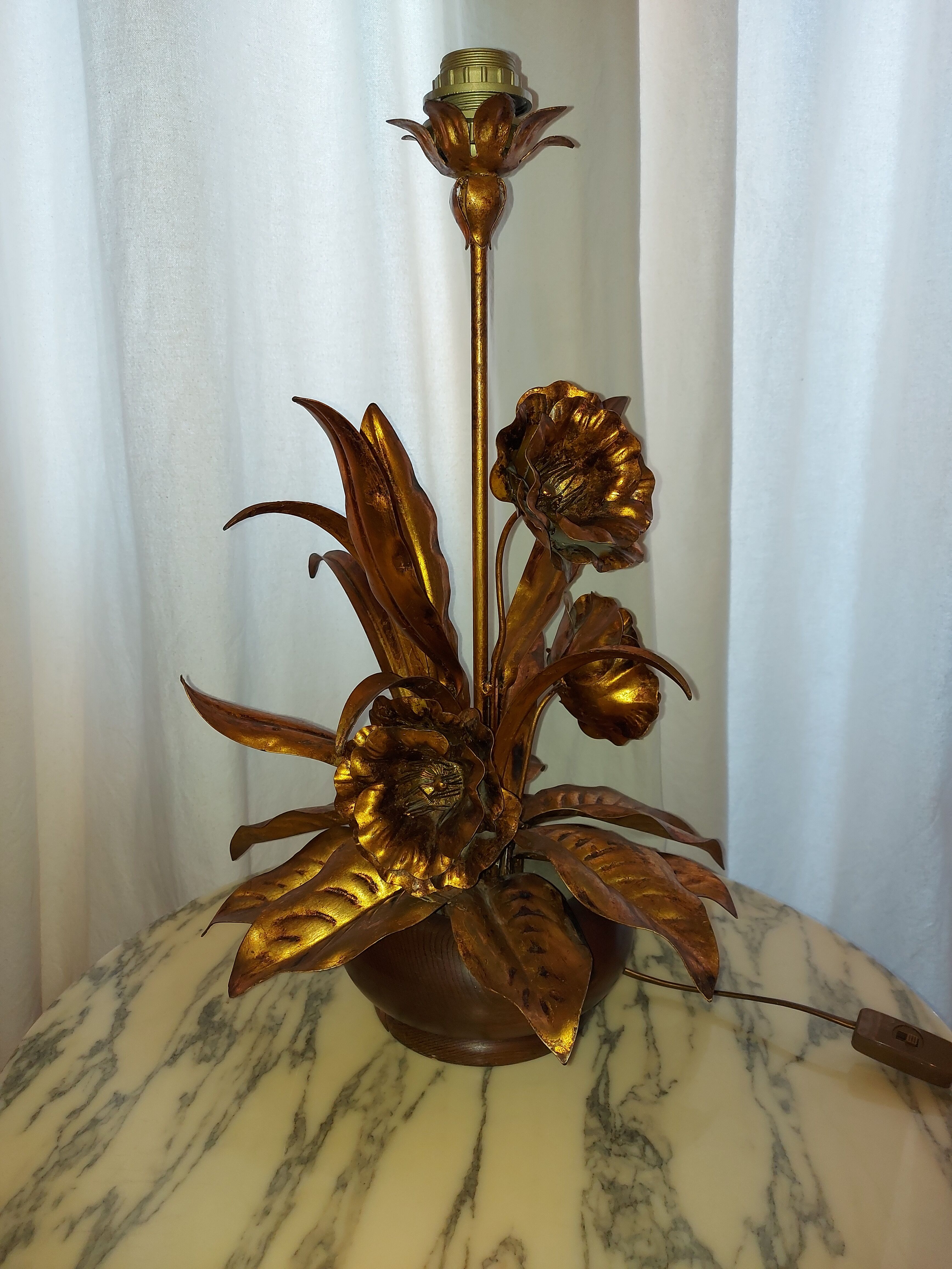 Large lamp, bouquet of vintage anemone flowers, gold metal, Hans Kogl