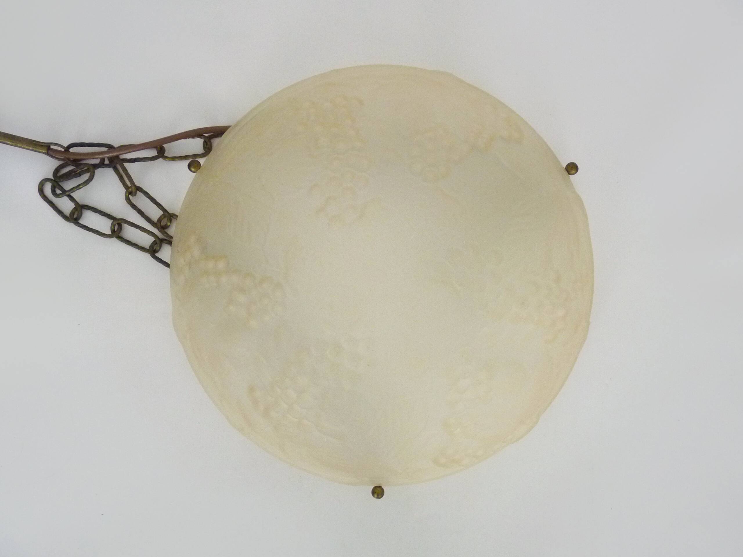 Vasque Vianne style Art Nouveau 1 Fire, in glass paste with grape motifs.