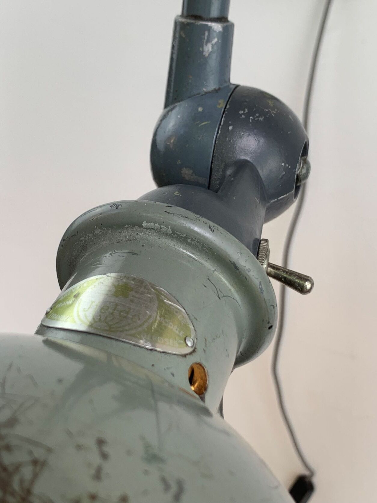 Jielde lamp from 1960 shades of gray, jielde plate