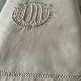 Old metis cloth. embroidered da monogram. n13°