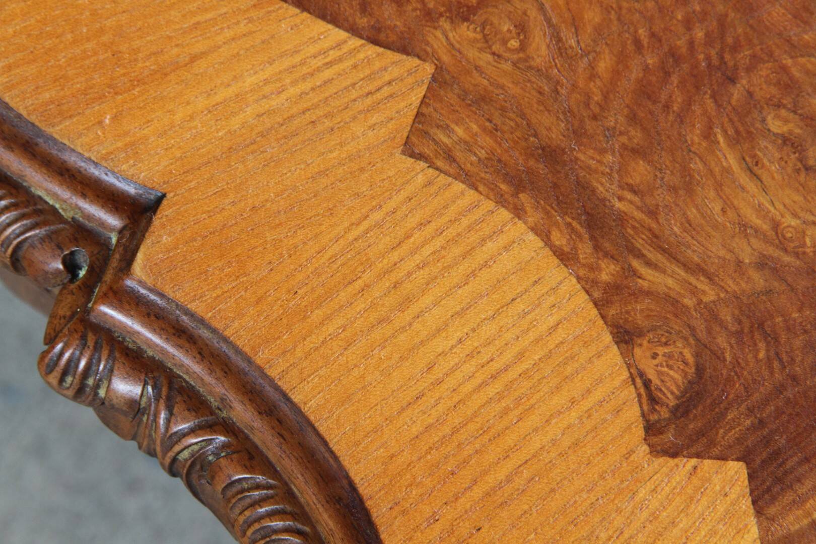 Vintage Figured Burr Walnut Pie Crust Coffee Table, 1920s