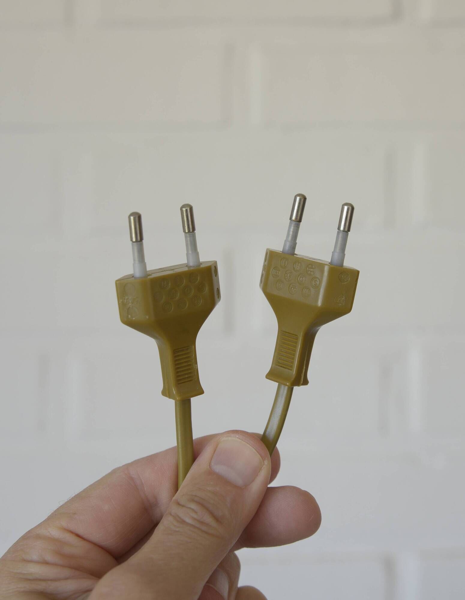 Pair of Vintage Elegant Desk Lamps Bedside Lamps Gold Metal and Glass