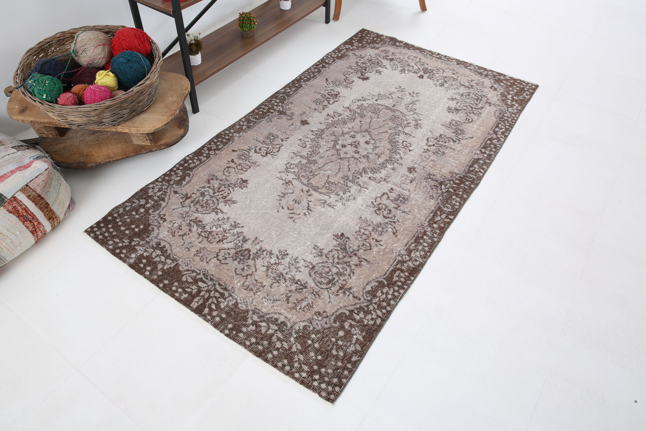 Brown floral turkish area rug, 208x115cm