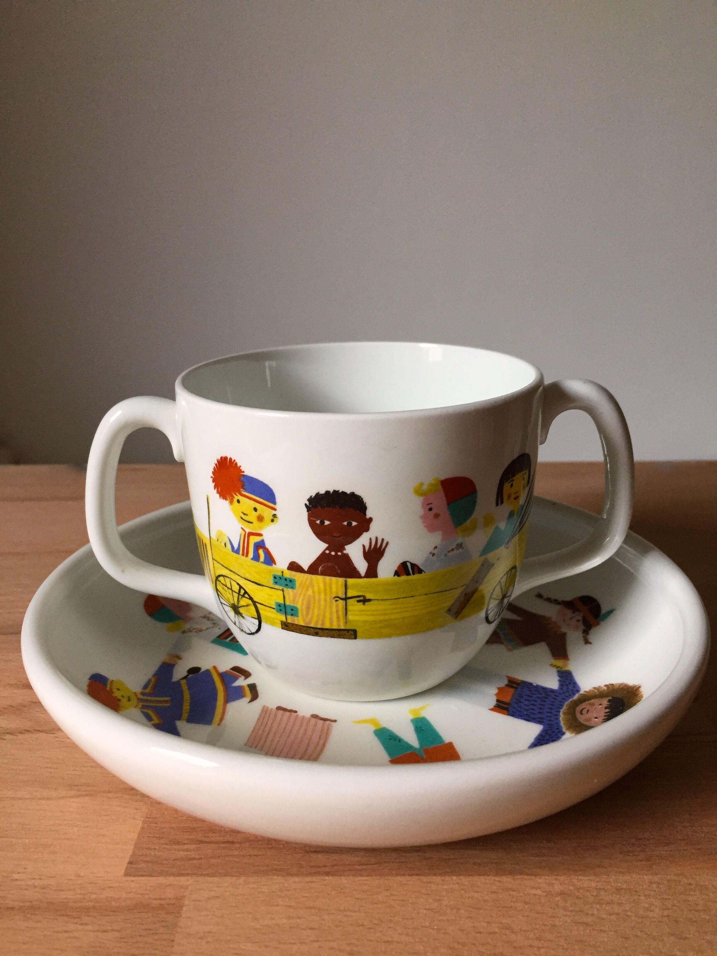 Children's dishes or birth gift Plate and bowl Utan gränser gustavsberg vintage design scan