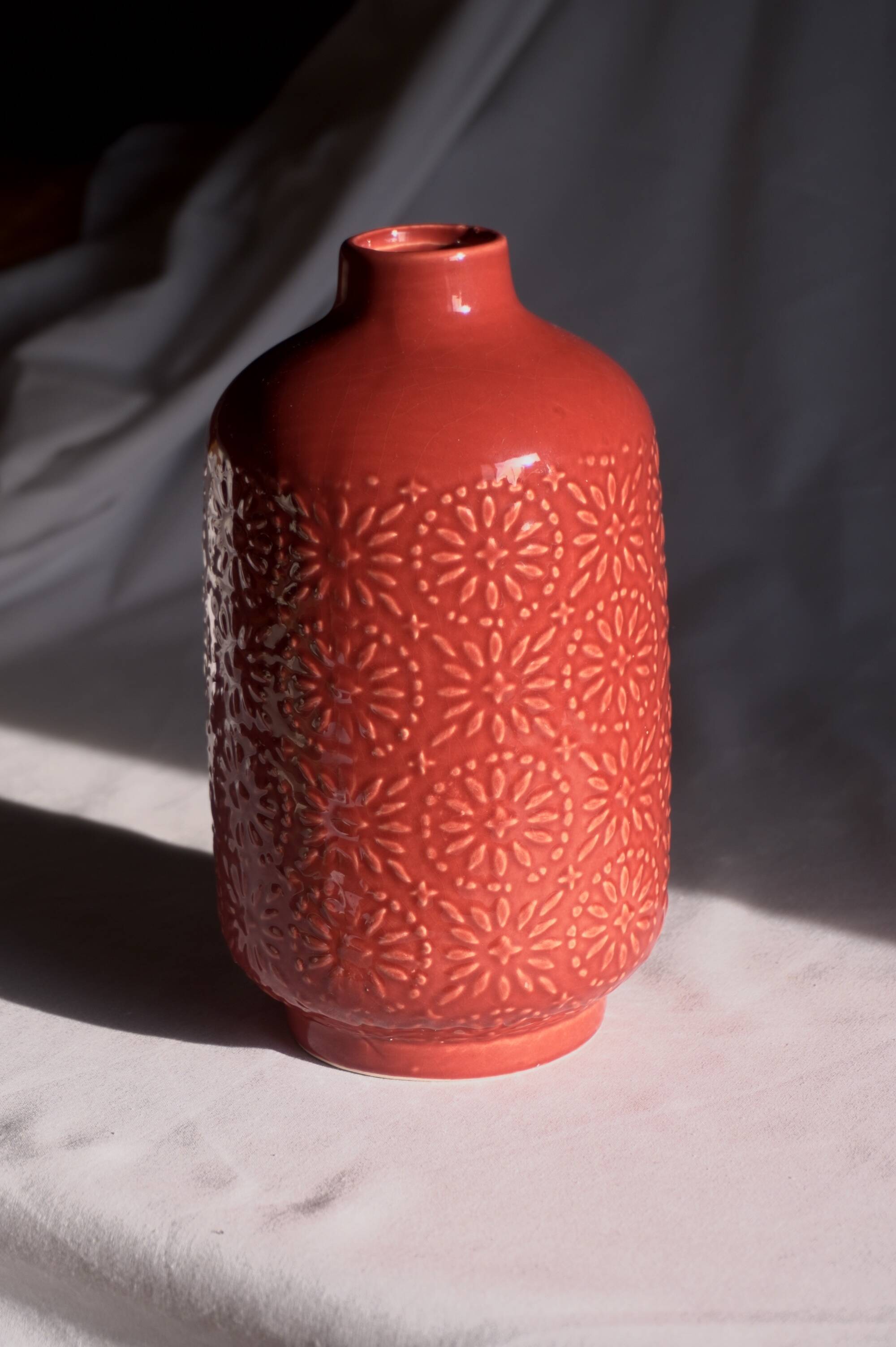 Porcelain vase with bas-relief patterns