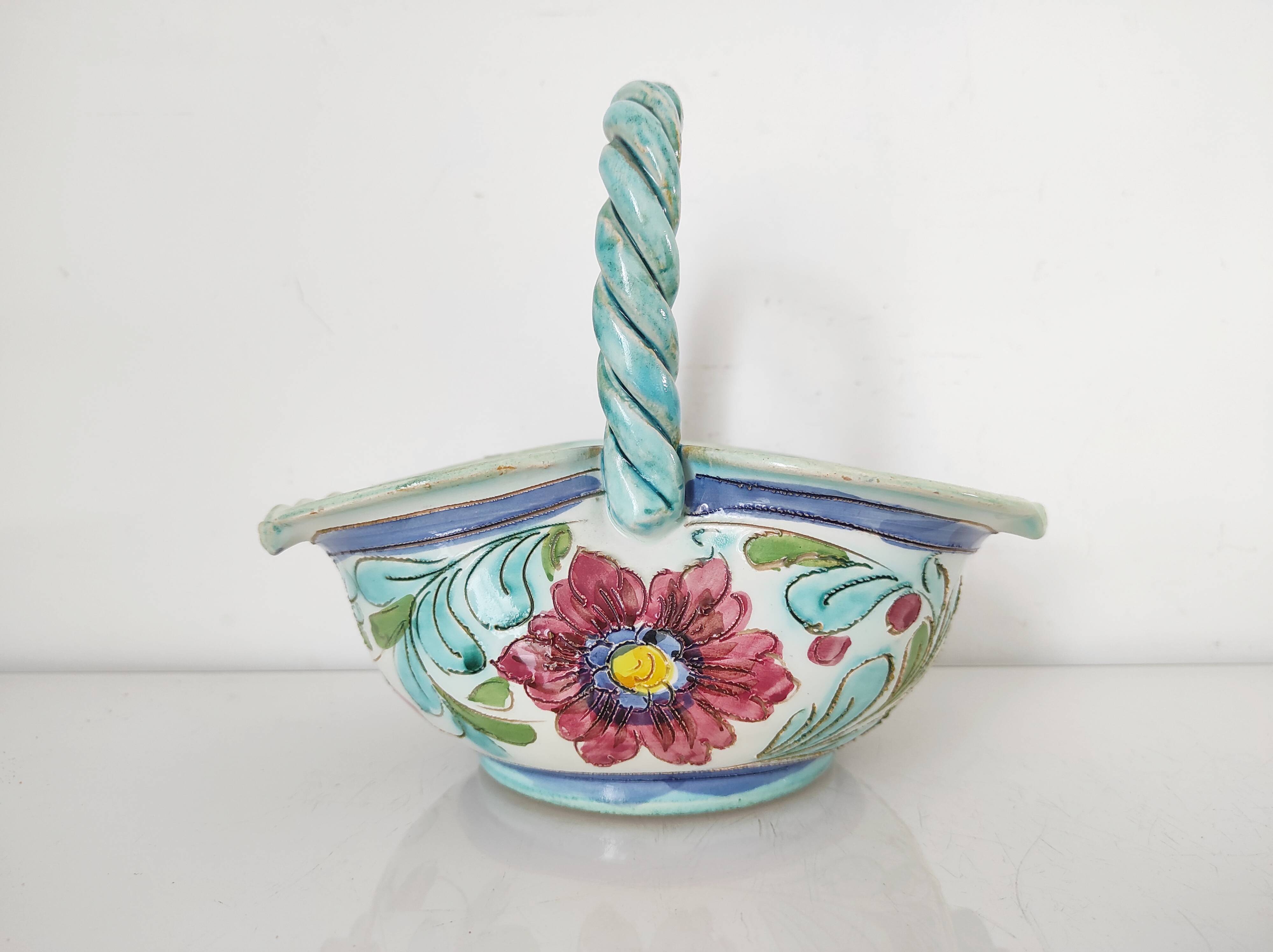 Pocket tray in the shape of a basket in italian ceramic