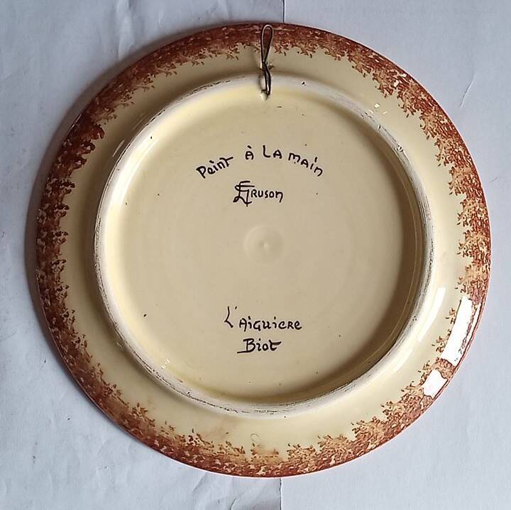Biot ceramic - plate signed l'aiguiere - L. Gruson - hand painted - 25cm