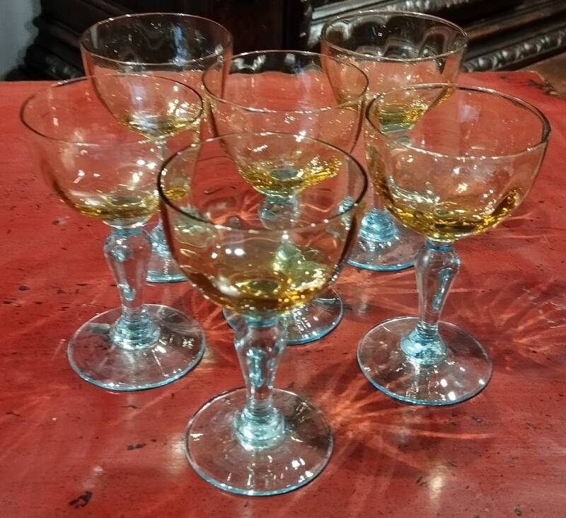 6 liqueur glasses in the George Sand design.