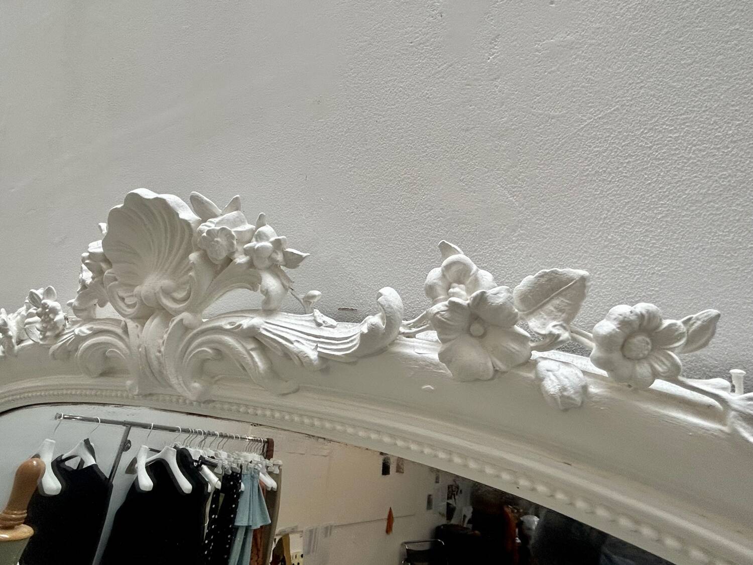 Grand miroir en bois moulures