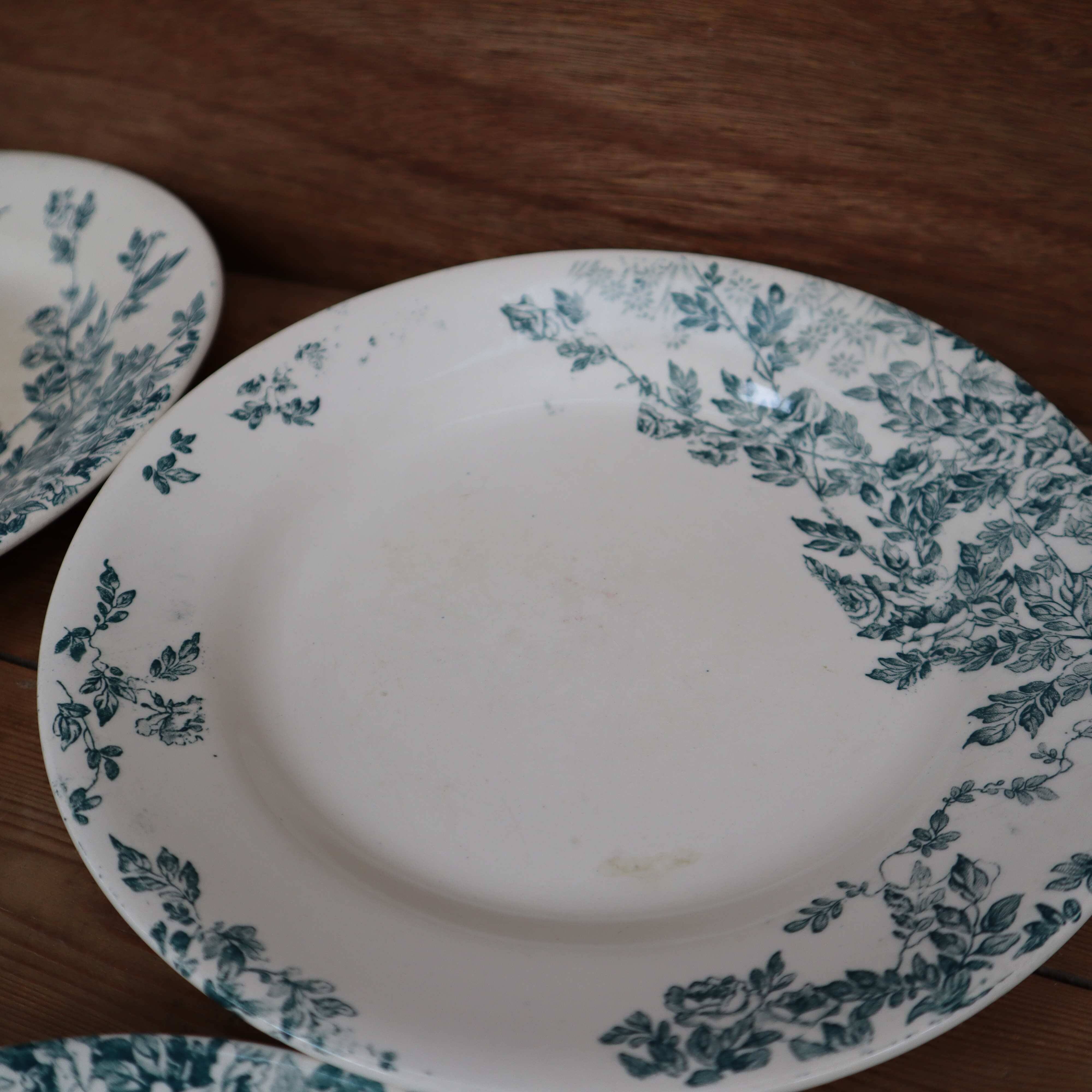8 Flat plates Terre de fer Creil & Montereau