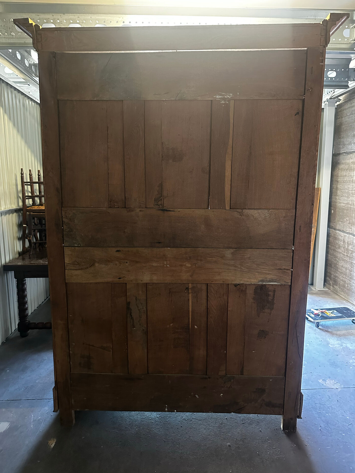 Armoire en orme massif d’époque Restauration, XIXe siècle