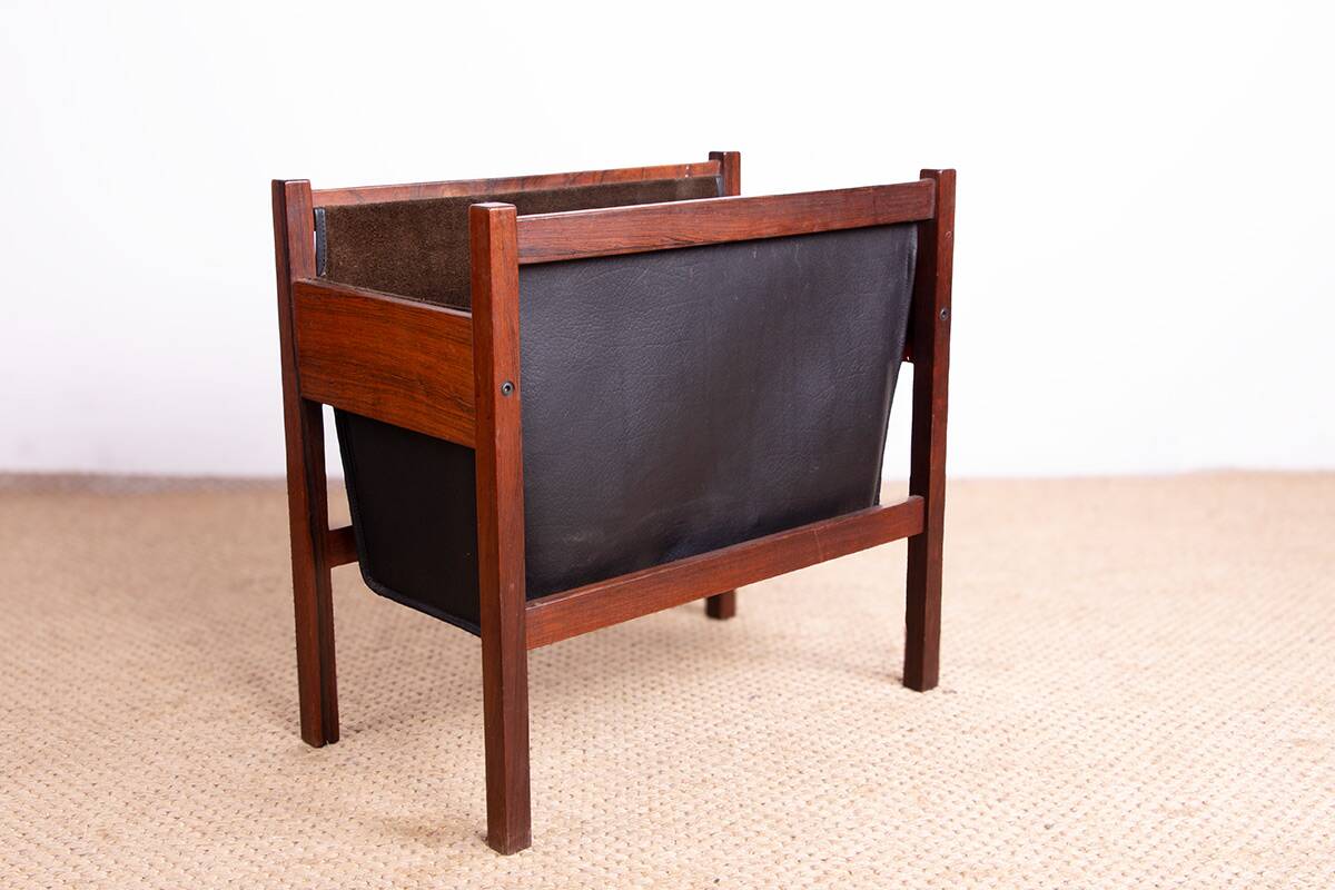 Danish magazine rack in rosewood and leather, 1960.
