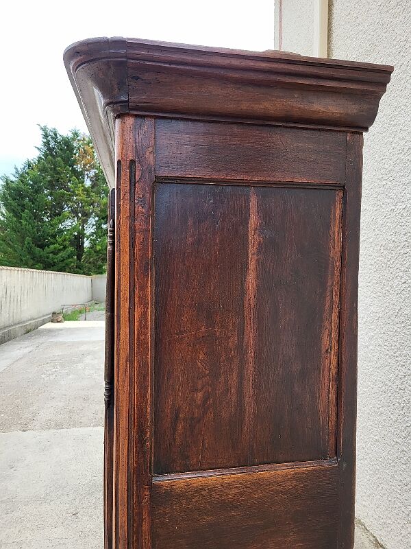 Wardrobe 2 doors Louis XV walnut of the XlX th siecle
