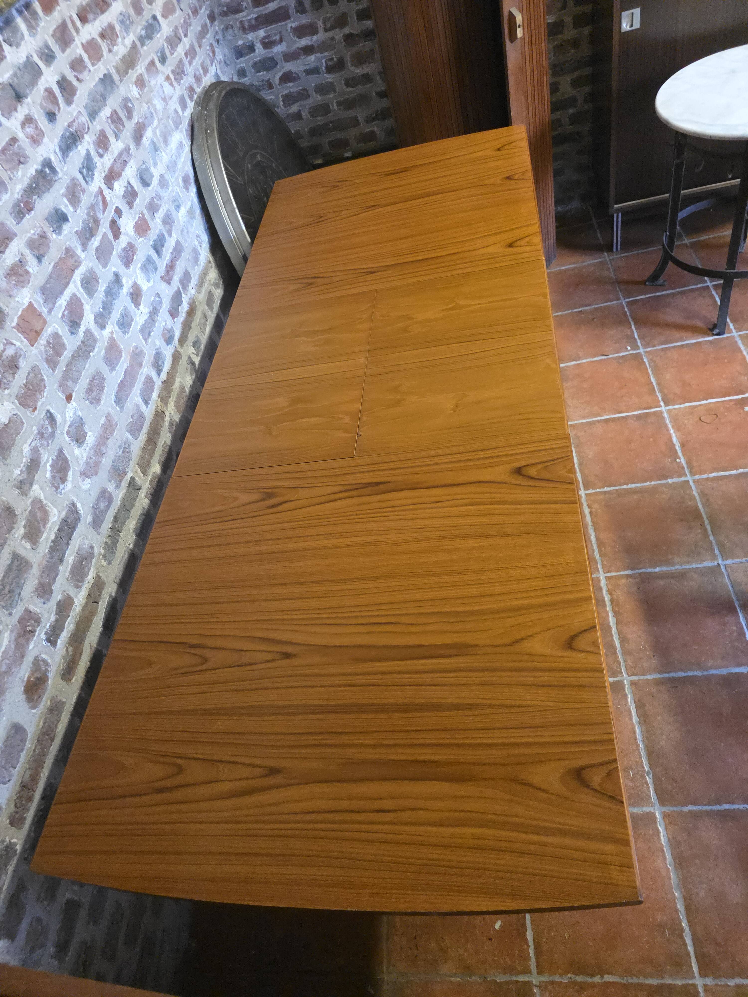 Table scandinave extensible en teck des années 60