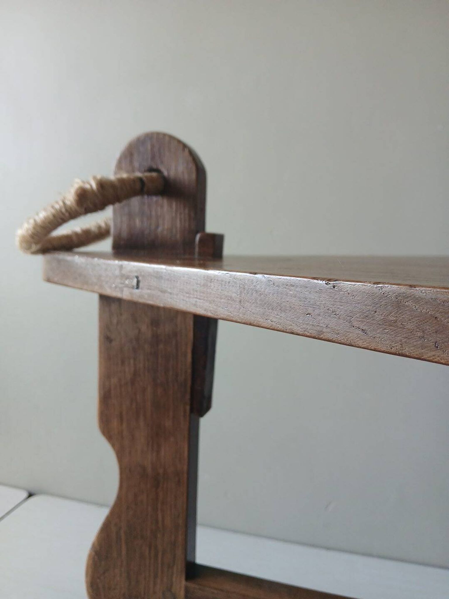 Brutalist coffee table from the 1950s – Solid oak – Handmade assembly
