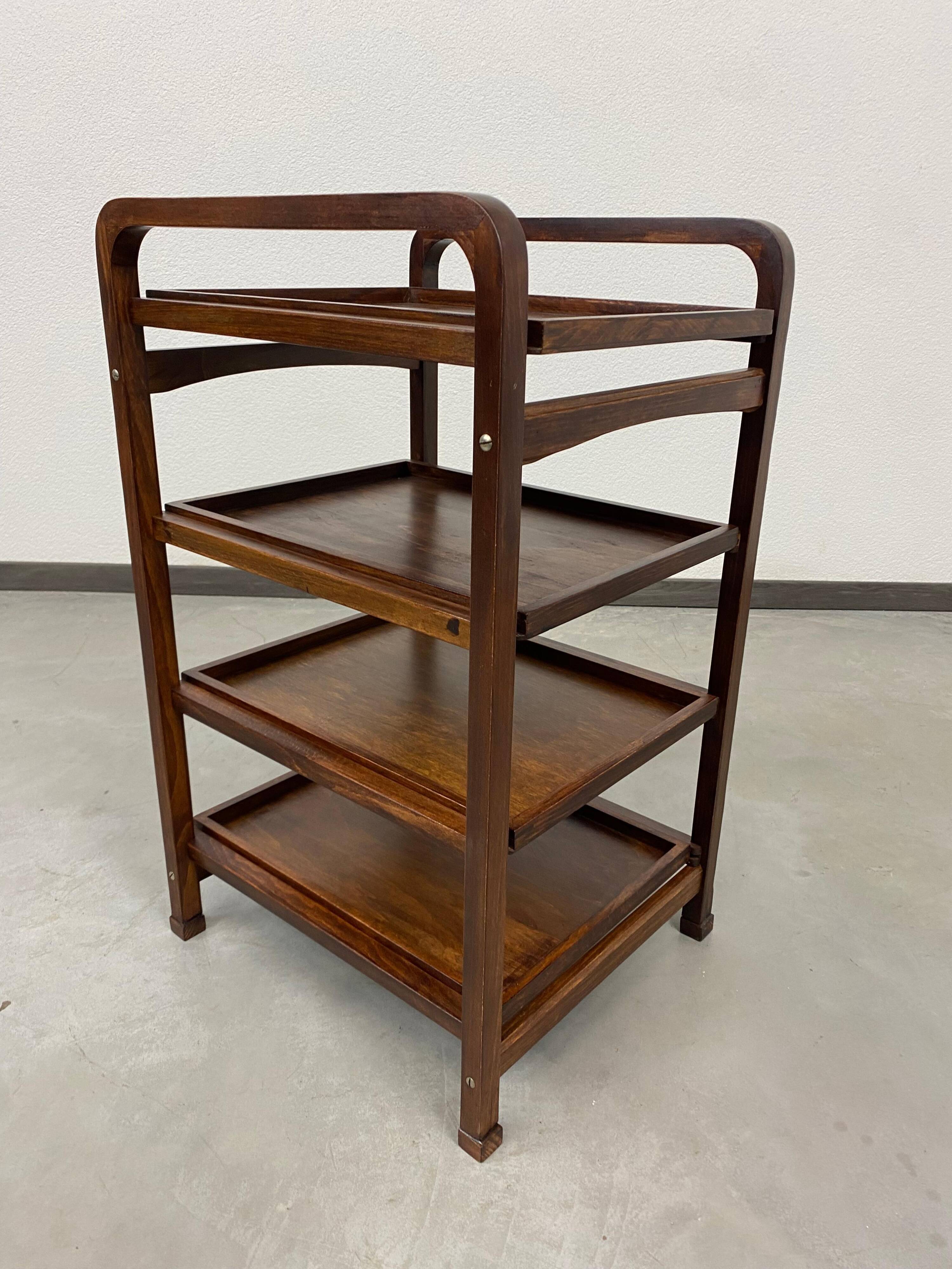 Thonet shelves