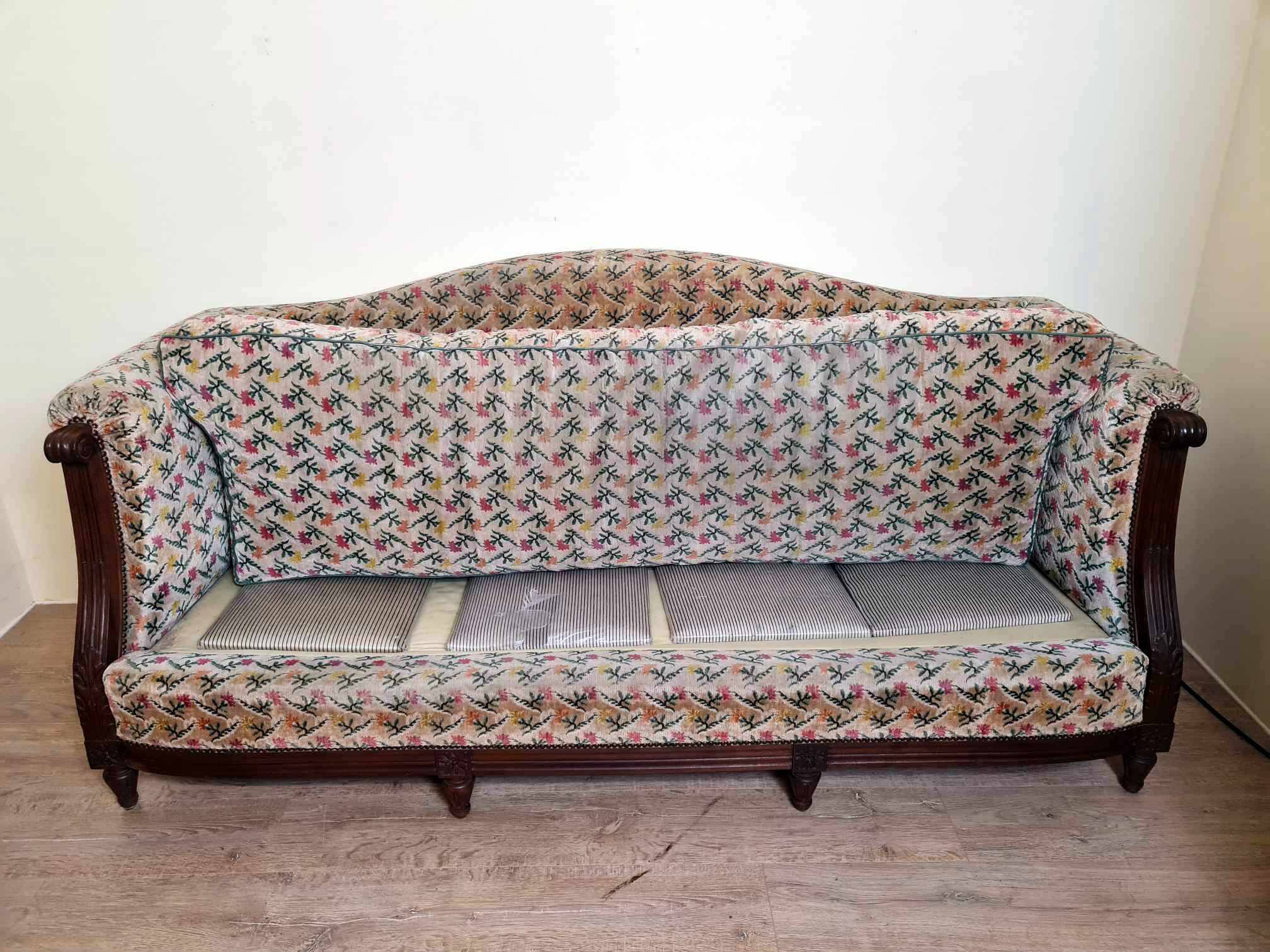 banquette de style Louis XVI vers 1900 tapisserie façon velours de gênes a décors floral