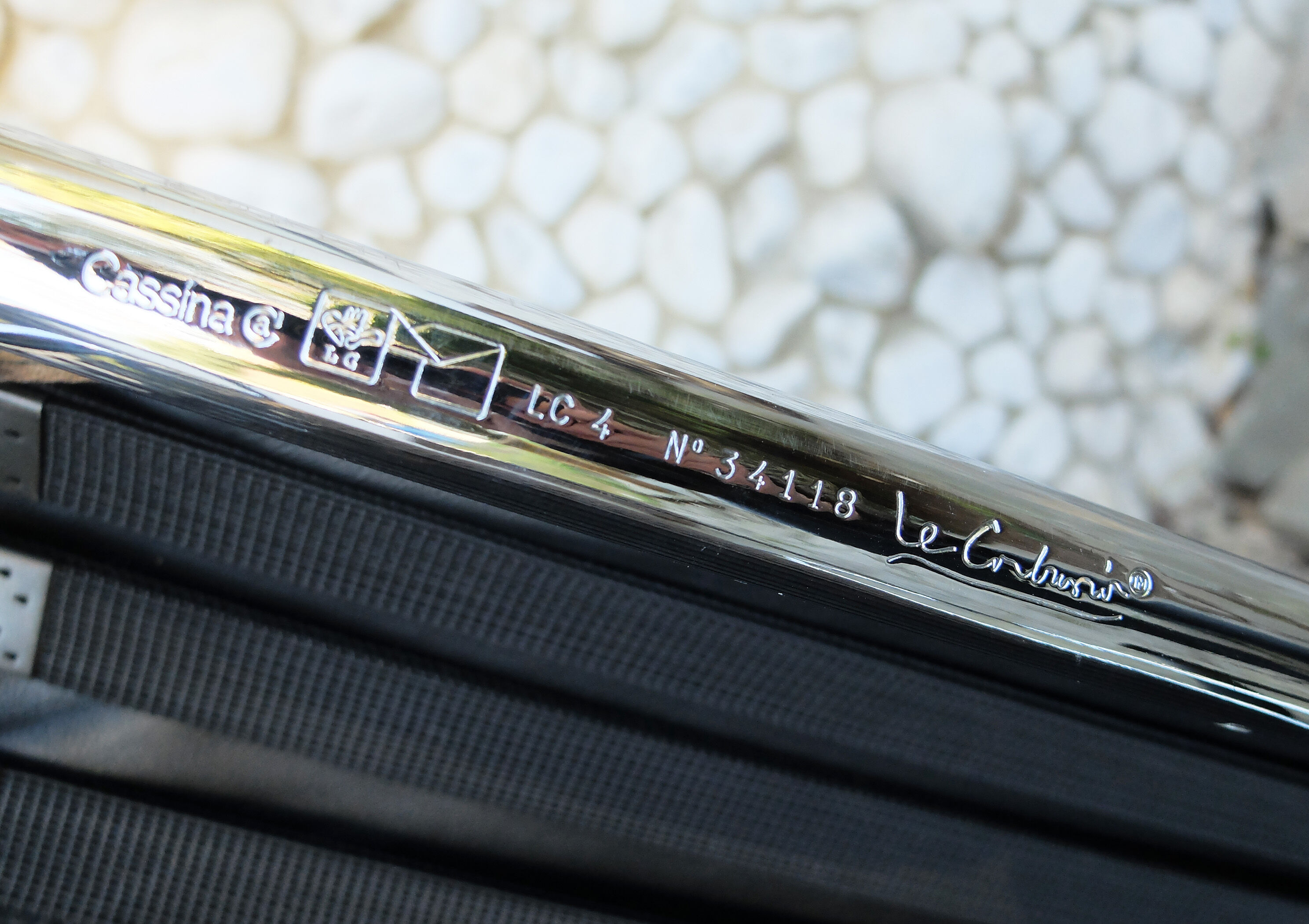 Chaise-longue LC4 par Le Corbusier Perriand Jeanneret pour Cassina