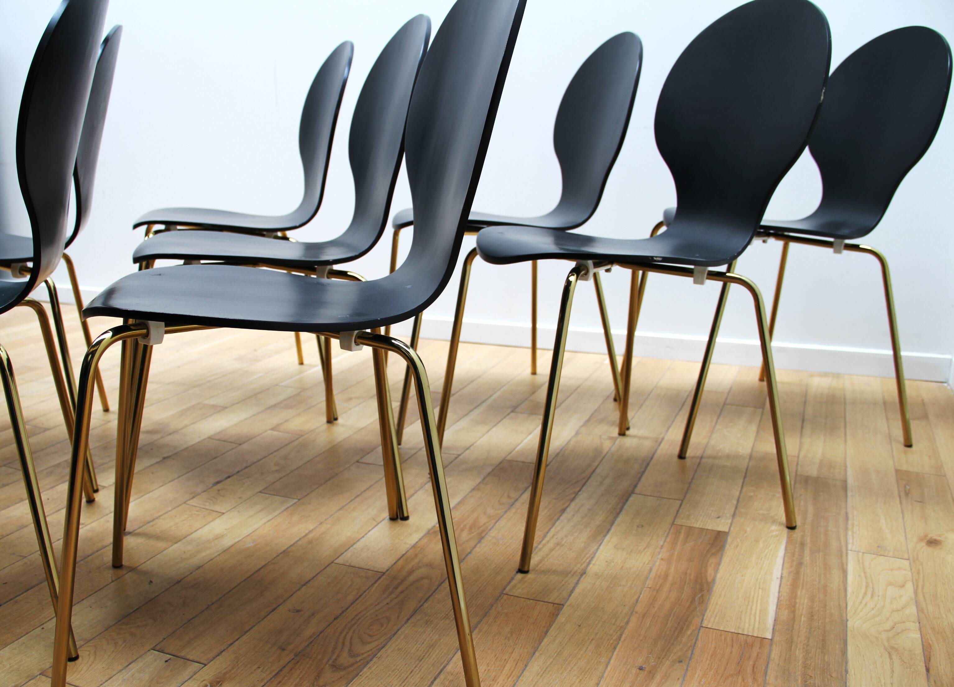 Suite of 8 designer dining room chairs