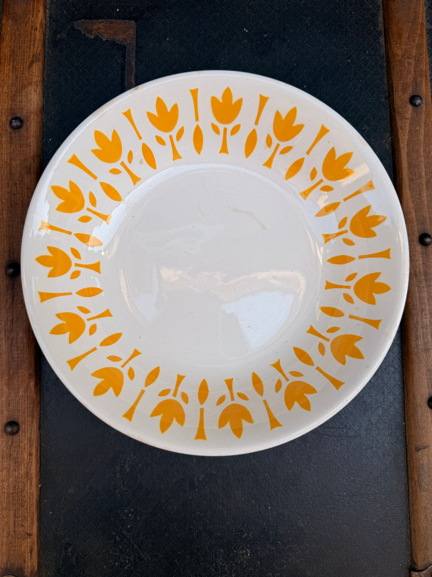 Assiette creuse modèle LYS - vintage