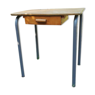 Bureau d'école avec tiroir