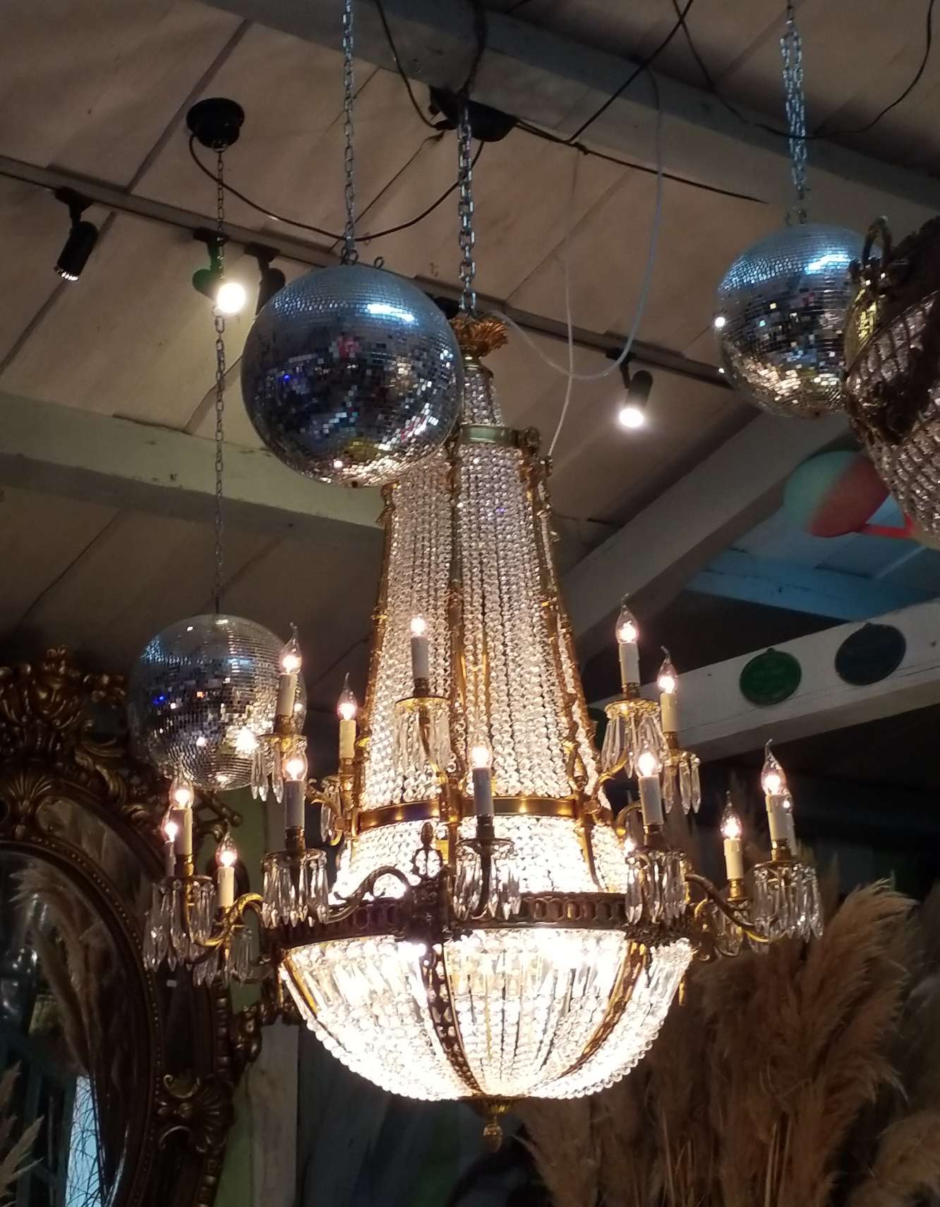 Balloon chandelier